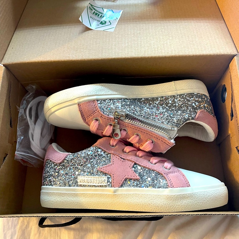 Vintage Havana girls sneakers, sz2, NEW unworn